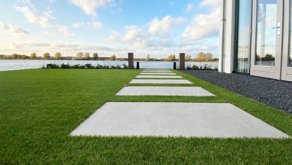 Royal Grass Lush
